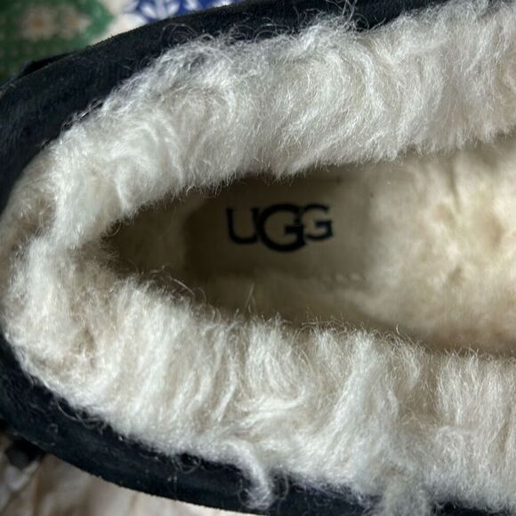 UGG Ansley Black Suede Slippers 7.5 - Picture 2 of 5